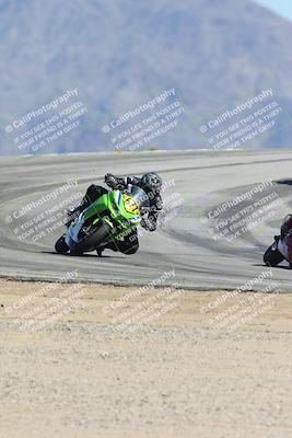media/Oct-05-2025-CVMA (Sun) [[beeef4f201]]/Race 11-500-400(4)-350 Supersport/